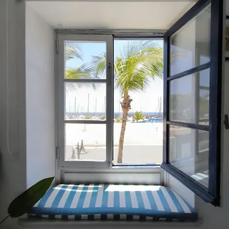 Apartment Sea Breeze *